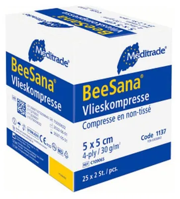 Produktbild von Meditrade BeeSana® Vlieskompresse, steril, 4-fach, 30 g, 5 x 5 cm, 2 Stk - B01IZZH7K| Packung (50 Stück)