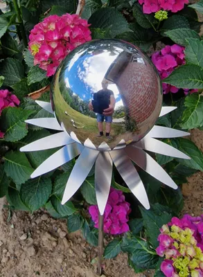 Produktbild von Blütenzauber Milano Rosenkugel 10 cm Edelstahl poliert  Gartenstecker Deko mit Stab 80 cm