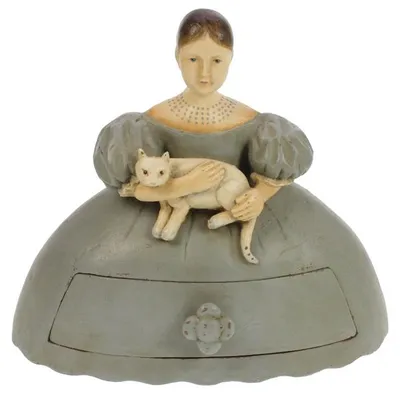 Productafbeelding van Meander meisjesmeubeltje met kat, grijs, 21x12x18 cm