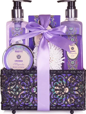 Produktbild von BRUBAKER Cosmetics Bade- und Dusch Set Lavendel Magnolien Duft - 7-teiliges Geschenkset in dekorativem Korb