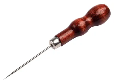 1 Ahle / Vorstecher mit Holzgriff, 13,5cm lang