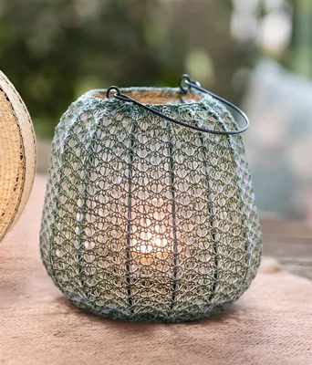 Image de Lanterne "Crochetée" en fil vert, Lanterne décorative en forme de bougie Ø 20 x 18 cm, Bougeoir avec photophore en verre