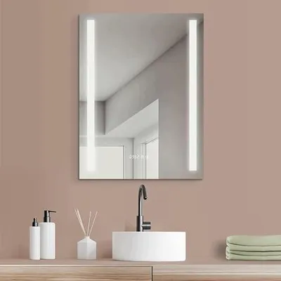 Zdjęcie produktu dla Lustro łazienkowe LED 50X70 cm z zegarem oświetleniem zmiana barwy