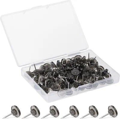 Produktbild von kwmobile 100x Reißzwecken flacher Kopf - Pinnadeln in schwarz transparent - Reißnägel Stecknadeln aus Kunststoff für Pinnwand - 100 Stk Heftzwecken
