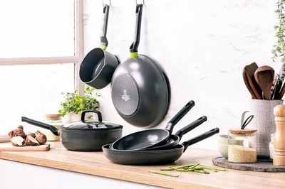Produktbild von Famanu Wokpfanne 30 cm Keramische Antihafterschicht PFAS-frei Grau - Ofen- und Spülmaschinenfest