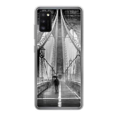 Produktbild von MuchoWow® Handyhülle Schutzhülle Hülle für Samsung Galaxy A41 Brooklyn Bridge während des Regens in Schwarz und Weiß Silikon Softcase Handy Hülle - Mobiltelefon