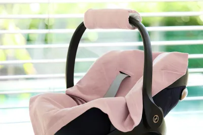 Produktbild von KraftKids Babydecke für Babyschale Sommer Doppelkrepp Rosa 100 cm x 100 cm