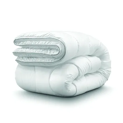 Produktbild von Night Cloud Ganzjahresdecke 200x220 cm | Premium Atmungsaktive Allergiker Bettdecke