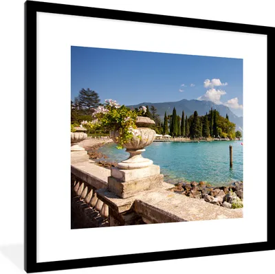 Produktbild von MuchoWow® Gerahmtes Poster Gardasee - Küste - Wasser 40x40 cm - Poster mit Schwarzem Bilderrahmen Wandposter Rahmen Foto Bilder - Poster - Plakat im Rahmen