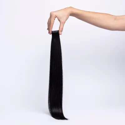 Produktbild von chaarmant Tape In Extensions Classic Echthaar 60 cm 50 g – Haarverlängerung #1 Schwarz