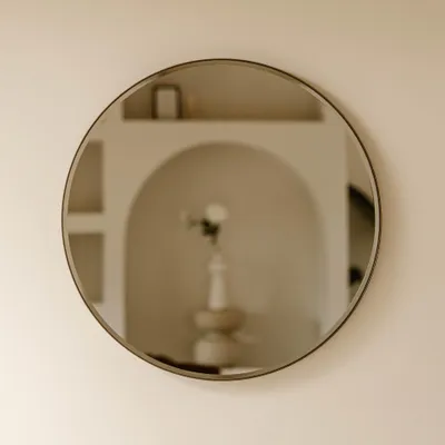Produktbild von Indore Home - Runder Wandspiegel Bronze - Spiegel mit Facettenrand - 60 cm