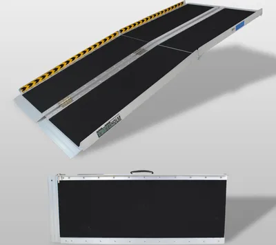 Produktbild von TRUTZHOLM Auffahrrampe 2-fach klappbar 213 cm Traglast 272 kg Alu grau schwarz beschichtet Rollstuhlrampe