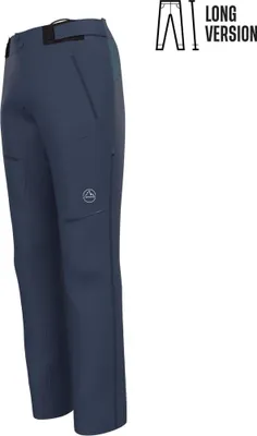 Dunkelblaue Softshellhose für Herren mit seitlichen Taschen und Logo auf dem Oberschenkel