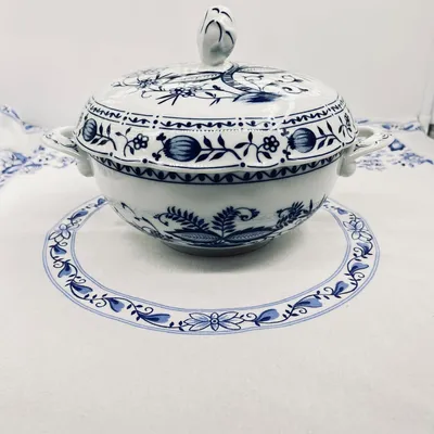Produktbild von Kahla Zwiebelmuster Porzellan, Terrine mit Deckel, 19 cm x 8,5 cm
