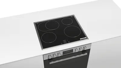 Produktbild von Bosch Serie 4 NIF645CB5E, Schwarz, Edelstahl, Integriert, 58 cm, Zonen-Induktionskochfeld, Glaskeramik, 4 Zone(n)