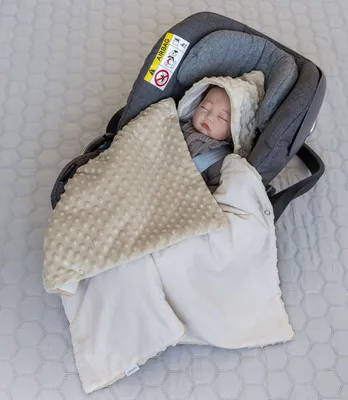 Produktbild von 90 x 90 cm Einschlagdecke für Kinder Autositz und Babyschale Babytrage Kuscheldecke Kinderwagendecke Babydecke PREMIUM Geschenk - Glatt BEIGE/ MINKY