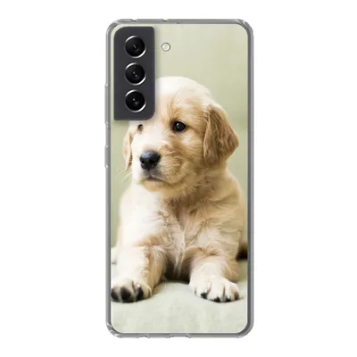 Produktbild von MuchoWow® Handyhülle Schutzhülle Hülle für Samsung Galaxy S21 FE Golden Retriever Welpe auf dem Sofa liegend Silikon Softcase Handy Hülle - Mobiltelefonhülle