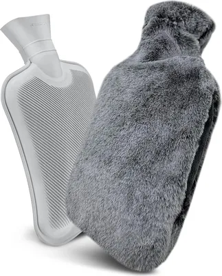 Produktbild von Wärmflasche Groß mit Luxus Bezug, Hochwertige 2 Liter Gummi Bettflasche Extrem Weicher Plüschbezug mit Handwärmer, Kälteschutz für Frauen älteren Menschen(Schwarz)