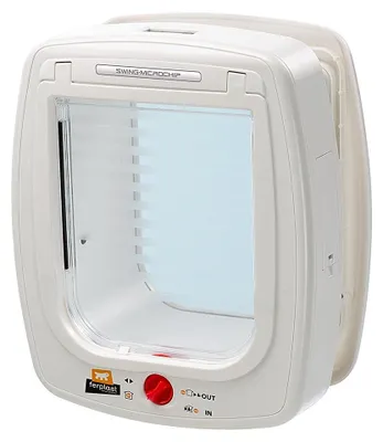 Imagen del producto de Puerta para gatos Ferplast con chip, modelo de 4 vías, incluye collar para gato, apta para perros pequeños, color blanco