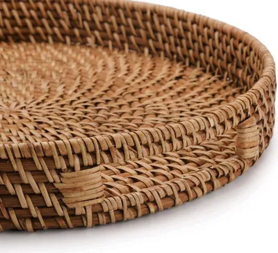 Produktbild von Famanu Rundes Servierbrett mit Geflochtenem Design und Praktischen Griffen - 34 cm