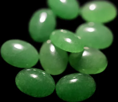 Produktbild von 1 Wunderschöner intensiv grüner Aventurin Cabochon, 14 x 10 mm
