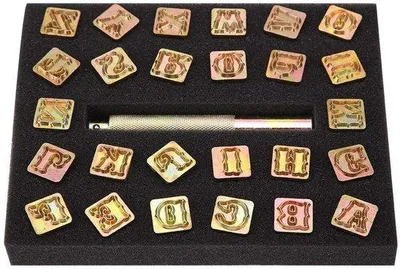 Produktbild von Handgefertigte Metallstempel-Satz - 13mm - Handstempel Werkzeug - 26 Buchstaben