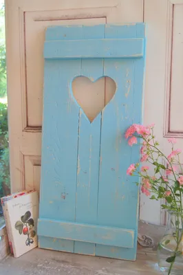 Produktbild von Landhaus Fensterladen BLEU mit Herz,Shabby antique chic Handgefertigt