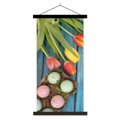 Produktbild von MuchoWow® Textilposter Ostereier und bunte Tulpen zu Ostern auf einem hölzernen Hintergrund 40x80 cm mit schwarzem Rahmen - Wandemalerei