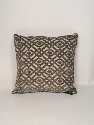 Produktbild von Madison Sierkussen 45x45cm Augenbraun
