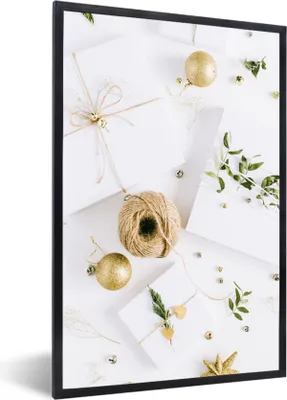 Produktbild von MuchoWow® Gerahmtes Poster Winter - Weihnachten - Geschenk - Weiß 40x60 cm - Poster mit Schwarzem Bilderrahmen Wandposter Rahmen Foto Bilder - Papierdruck - Wandbilder