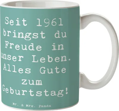 Produktbild von Mr. & Mrs. Panda Kaffeetasse Spruch 1961 Geburtstag - Meeresbrise - Geschenk, Glückwunsch, Liebe, Erinnerungen, kaffeebecher keramik, Jahrgang, Alter, Tasse, unser Leben