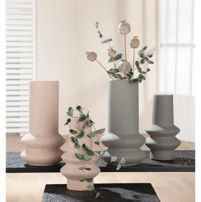 Productafbeelding van Gilde vaas, "Radon", keramiek, beige, grijs, hoogte 19,5 cm, diameter 11 cm. Artikelnummer: 32570. 4063387325704. 2 stuks (assortiment van 2 verschillende modellen)