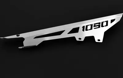 Obrázek produktu pro Ochranný kryt řetězu kompatibilní s KTM 1090 Adventure BJ 2017-18 Logo stříbrná