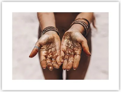 Produktbild von Poster - Poster ohne Rahmen - Hände Strand Gold - 40x30 cm - Wand Bild - Wanddeko - Wandbilder - Kunstposter - Wandposter - Bilder - Kunstdruck - Wanddekoration - Wandbild - P2XAA40x30-5055