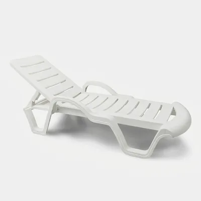 Image de Set de 18 chaises longues professionnelles en plastique pour piscines et complexes hôteliers