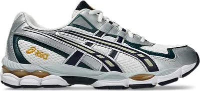 Produktbild von Kaufen Sie den ASICS GEL-NYC 2055 Cream Midnight bei Kicksshop. Sportlicher beige-dunkelblauer Herrensneaker mit GEL-Dämpfung und modernem Design.