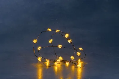 Produktbild von LED Dekolichterkette, Sterne, Blinklicht, 20 gelbe Dioden, batteriebetrieben, Innen, 2 x AA 1.5V (exkl.)1269-000