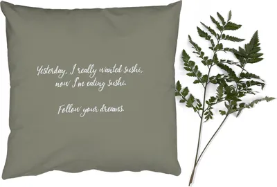 Produktbild von MuchoWow® Zierkissen Sofakissen Wohnzimmer Dekokissen 40x40 cm Zitate - Sprichwörter - Gestern wollte ich unbedingt Sushi - Sushi-Liebhaber - Foto Kissen - Schlafzimmer Dekoration