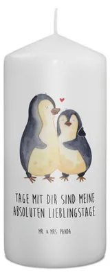 Produktbild von Mr. & Mrs. Panda Kerze Pinguin umarmen 15 x 7 cm - Weiß - Geschenk, Hochzeitsgeschenk, Blockkerze, Hochzeitstag, Wachskerze, Hochzeit, Bedruckte, Erinnerungslicht