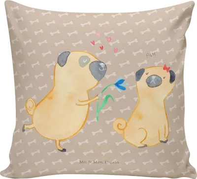 Produktbild von Mr. & Mrs. Panda Kissen 40x40 Mops Verliebt - Hundeglück - Geschenk, Knuffig, kuschelkissen, Sprüche, Hund, für sofa, zier, Deko, Dekokissen, Liebe