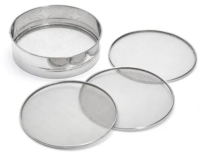 Productafbeelding van Zeef - Roestvrij staal - 4 verwisselbare zeefinzetstukken - 0,5, 1, 2 en 3 mm - Zilver