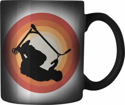 Produktbild von Trendation - Scooter Roller Fahrer Geschenk Farbwechsel Zauber-Tasse Scooterfahrer Geschenkidee Scooting Geschenkidee Jungs Profi Scooterfahrer Pro (Schwarz)