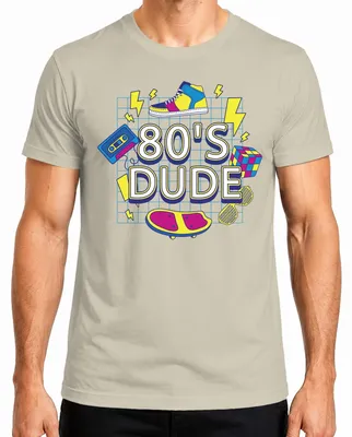 Productafbeelding van 80's DUDE: Retro neon T-shirt met motieven uit de jaren 80, zoals een cassettebandje, een Rubik's Cube en een skateboard. Herenmodel, kleur: naturel, maat: S