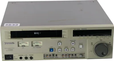 Image de Panasonic AG-8600 - Lecteur SVHS Broadcast avec correcteur de base de temps TBC
