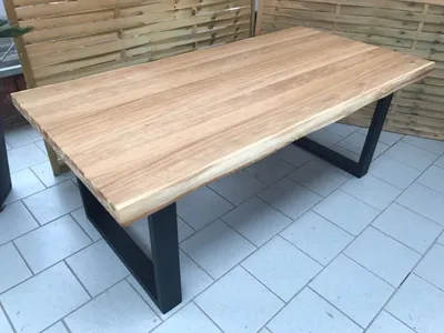 Produktbild von Esstisch Wildeiche Massiv Baumkantentisch 200x100cm Metallfüße U-Gestell Schwarz