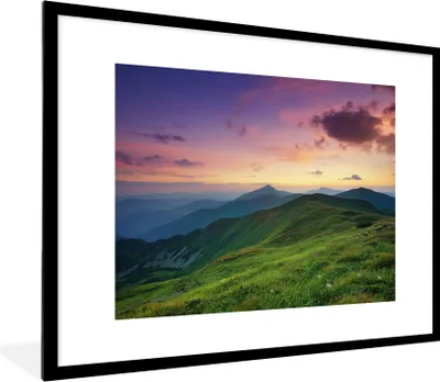 Produktbild von MuchoWow® Gerahmtes Poster Berg - Gras - Landschaft - Abend 80x60 cm - Poster mit Schwarzem Bilderrahmen Wandposter Rahmen Foto Bilder - Schlafzimmer-Dekorationen - Fotoposter