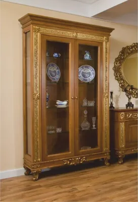 Produktbild von Casa Padrino Luxus Barock Vitrine Braun / Gold 122,5 x H. 218,5 cm - Barock Möbel