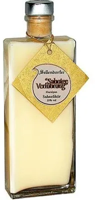 Produktbild von Sahnige Verführung Marzipan in der flachen Geschenkflasche (0,2 l / 15 % vol.)