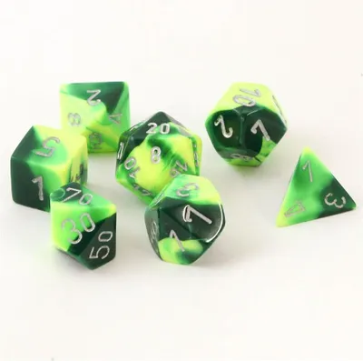 Immagine prodotto di Chessex - Gemini - Set da 7 dadi - Verde/Giallo/Argento