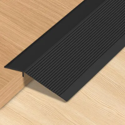 Productafbeelding van Aluminium Overgangsprofiel met Zelfklevende Achterkant voor Vloeren